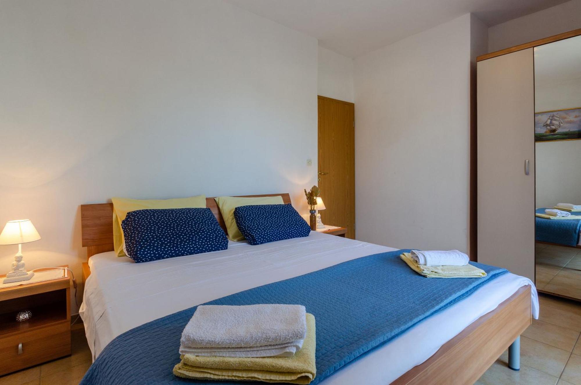 Apartmani Juraj Zavalatica Kamer foto