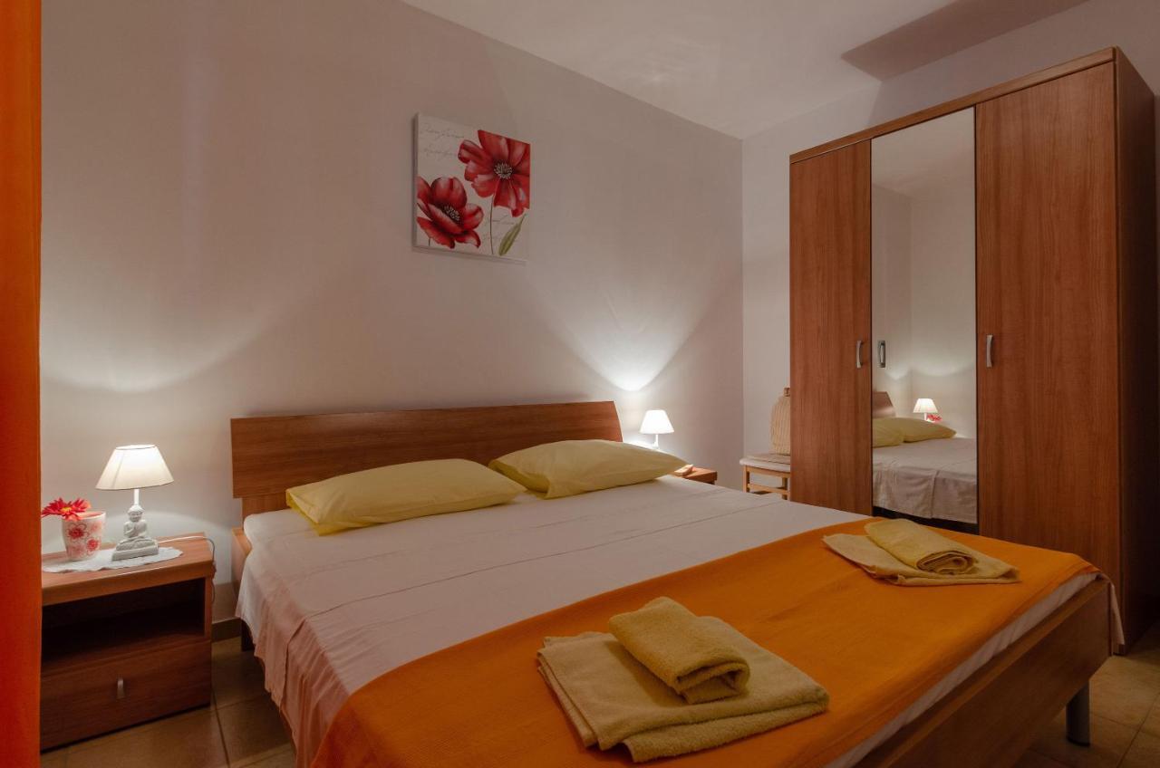Apartmani Juraj Zavalatica Buitenkant foto
