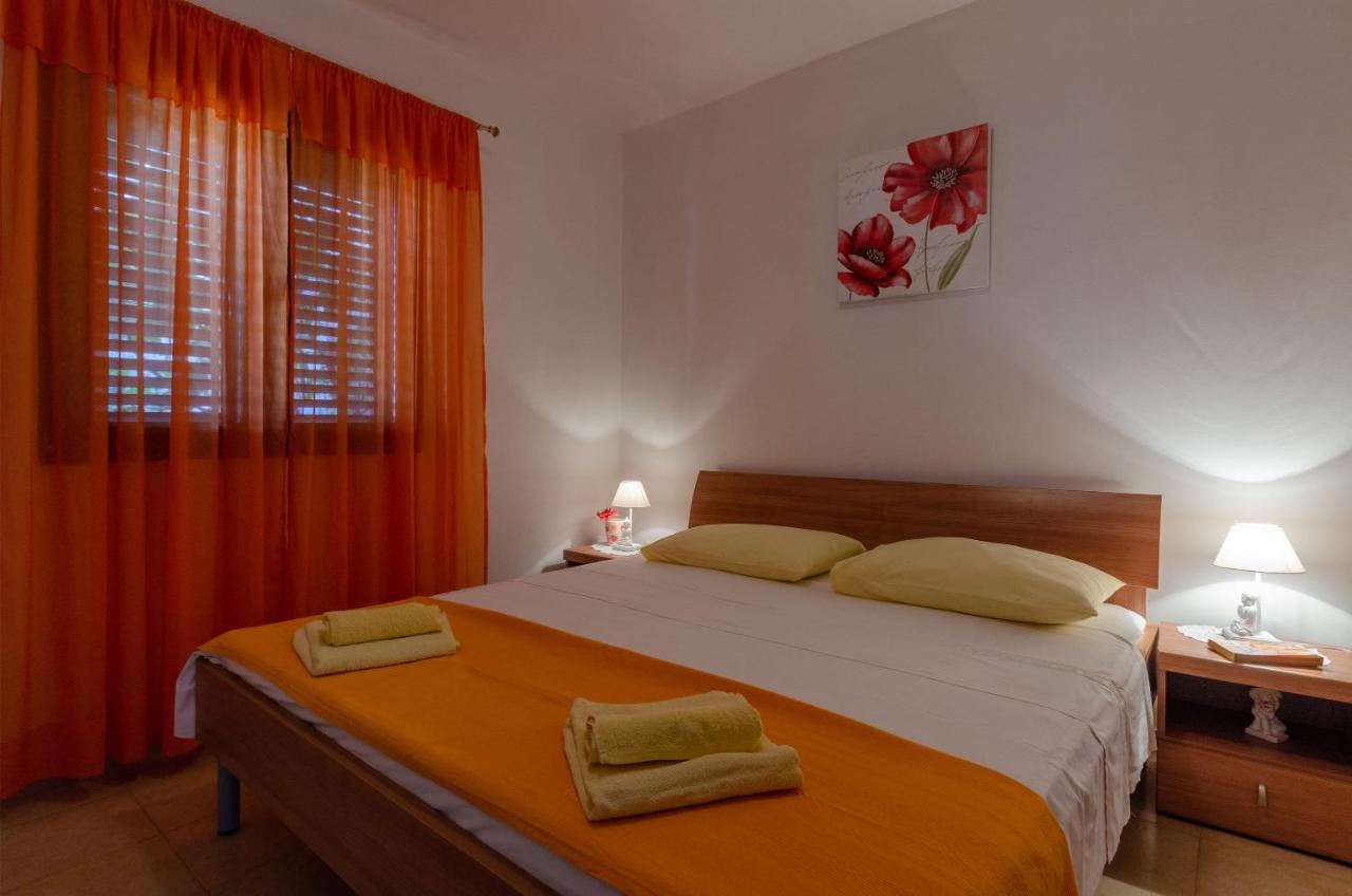 Apartmani Juraj Zavalatica Buitenkant foto